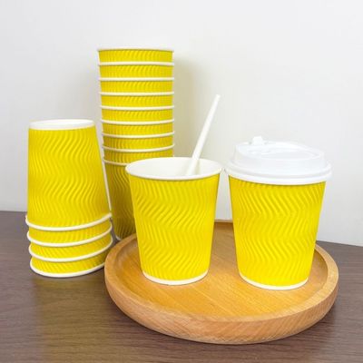 het Document van 4oz 120ml 8oz 250ml golven de Beschikbare Koppen van de Koppen Gele Koffie met Deksel Muur